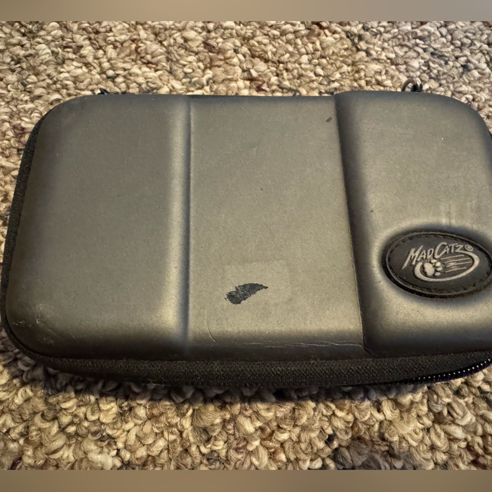 Mad Catz Black Hard Shell Case
